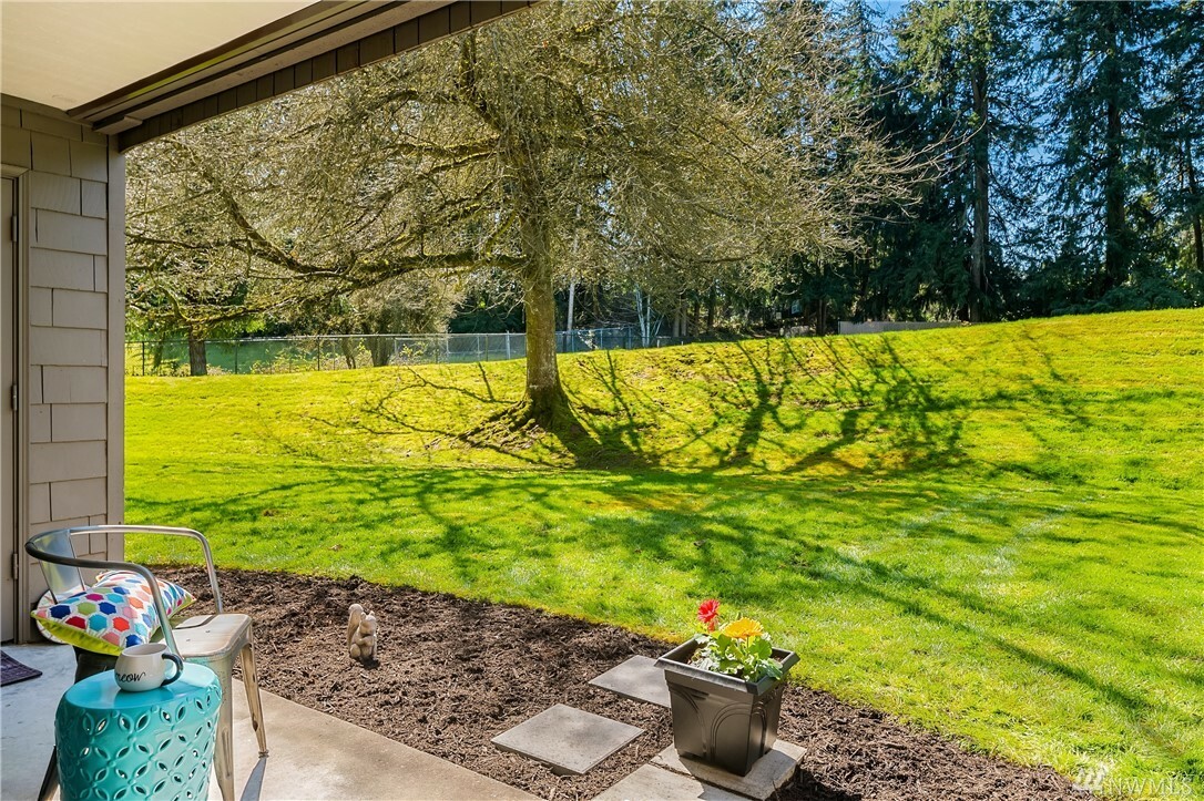 Property Photo:  6051 137th Ave NE 319  WA 98052 