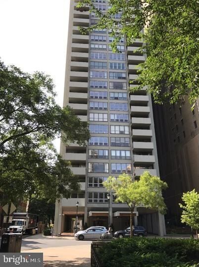 Property Photo: 224 W Rittenhouse Square 30 1702 PA 19103