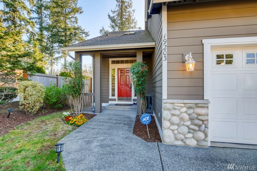 Property Photo: 19203 1st Ave W WA 98012