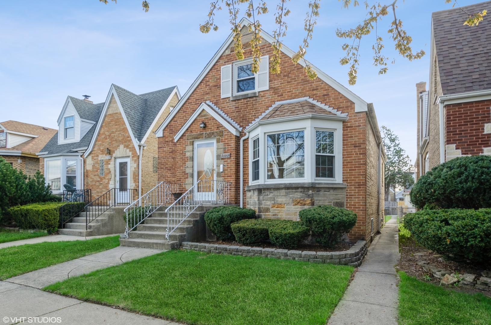 Property Photo: 5717 N Moody Avenue IL 60646
