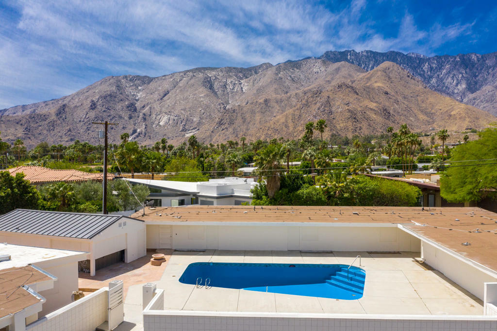 Property Photo:  2249 N Palm Canyon Drive  CA 92262 