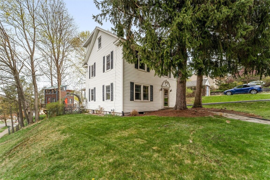 1 Edgewood Road, Binghamton, NY 13903/2 bath