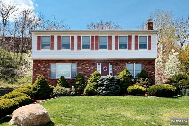 Property Photo:  19 Hillock Avenue  NJ 07506 