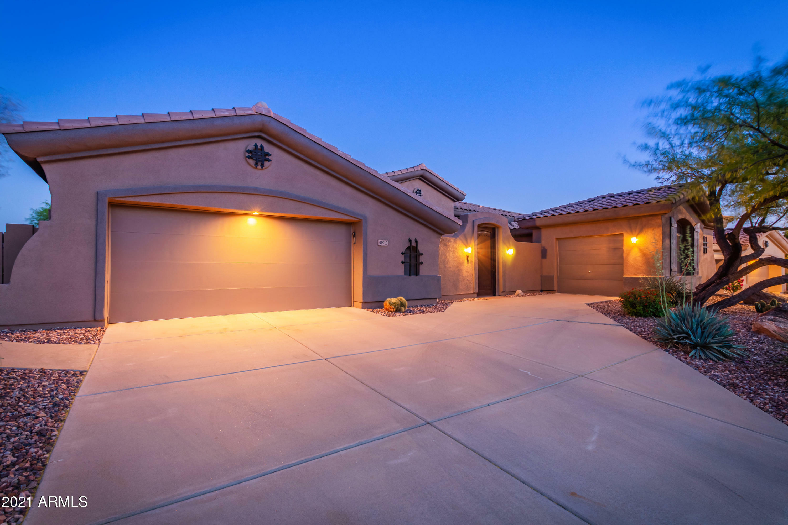 Property Photo:  41915 N Golf Crest Road  AZ 85086 