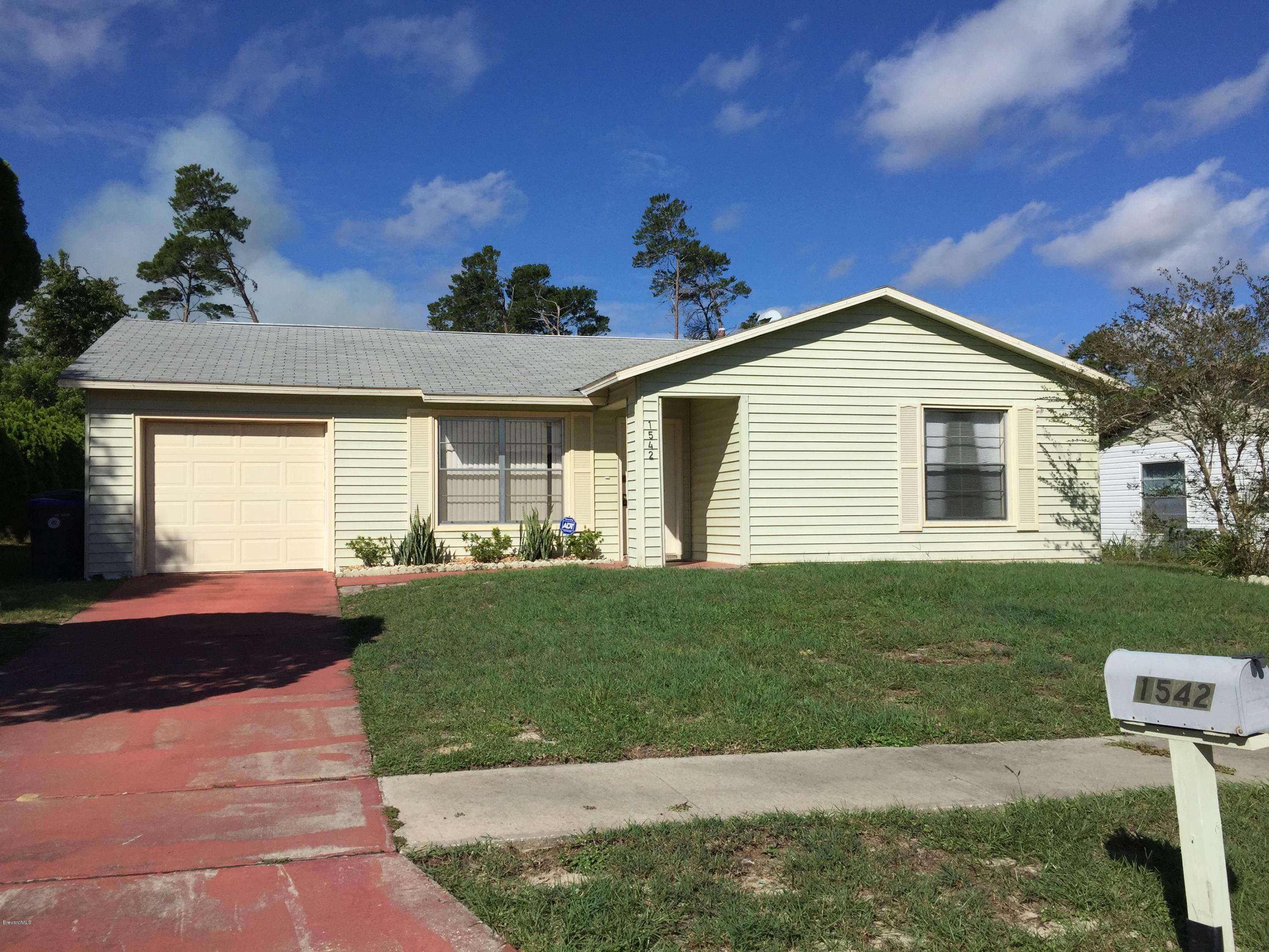 Property Photo: 1542 W Powder Horn Road FL 32796