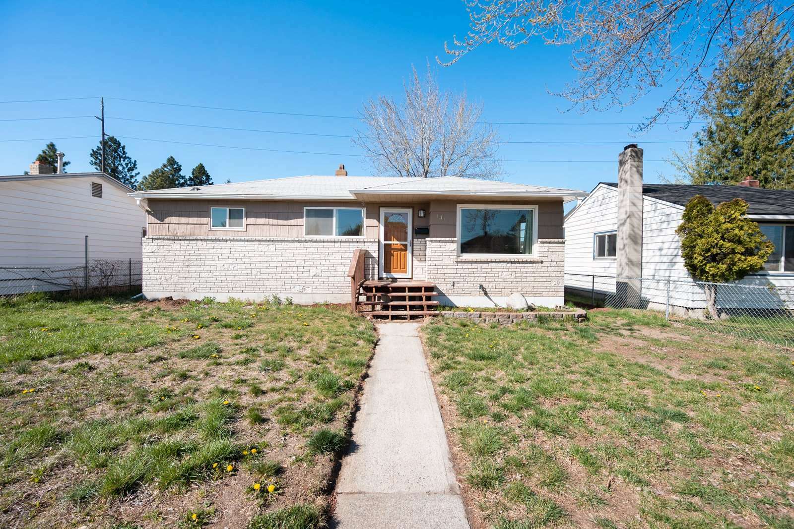 Property Photo: 1317 E Dalke Ave WA 99208