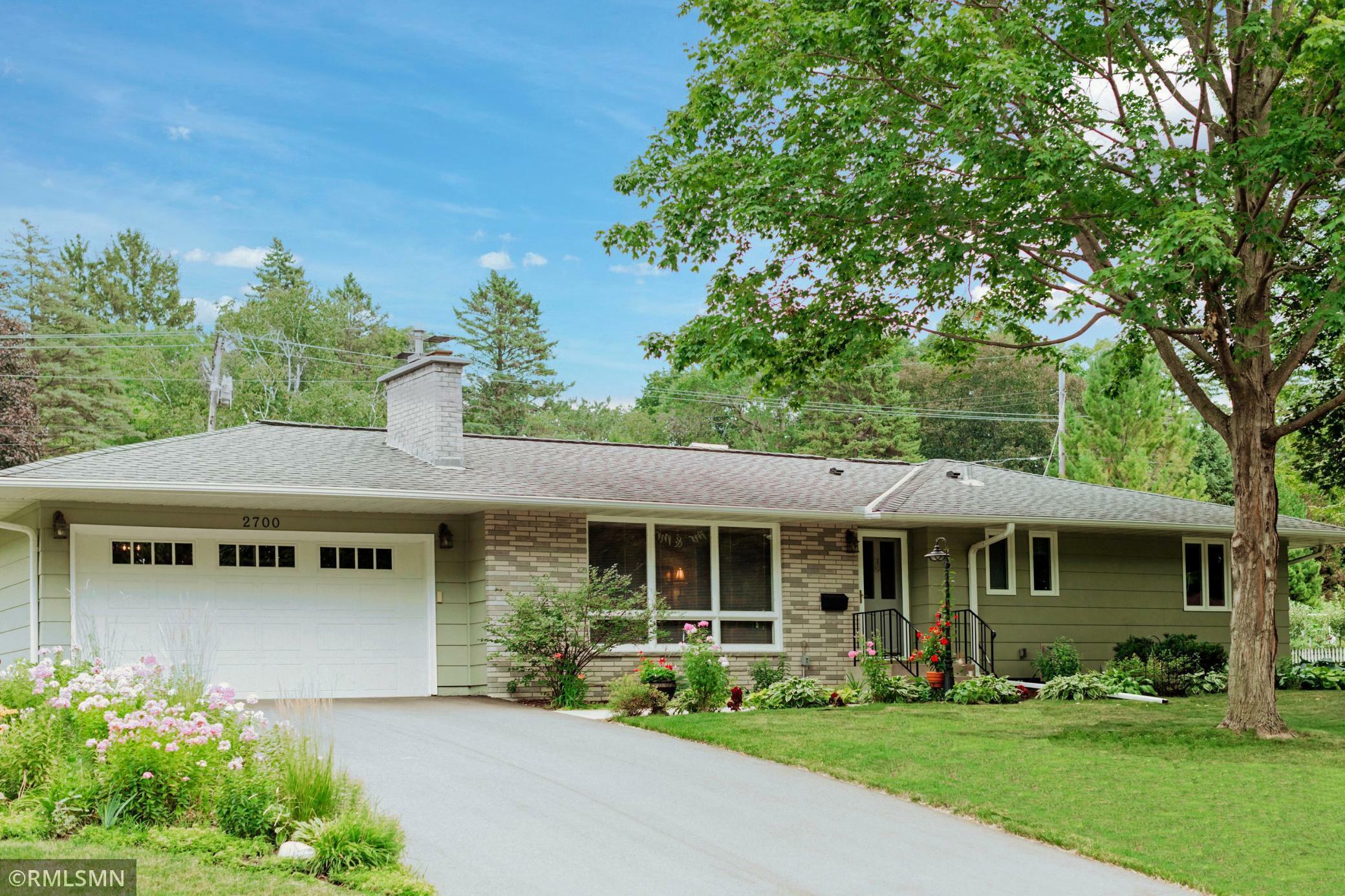 Property Photo: 2700 Orchard Avenue N MN 55422