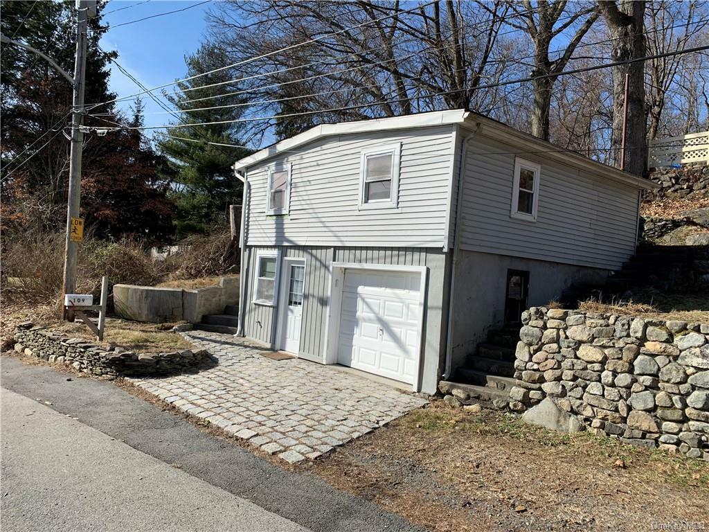 Property Photo:  109 Woodale Avenue  NY 10566 