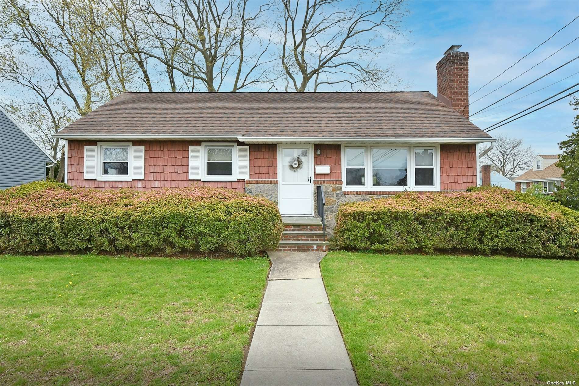 179 Maple Avenue  Bethpage NY 11714 photo