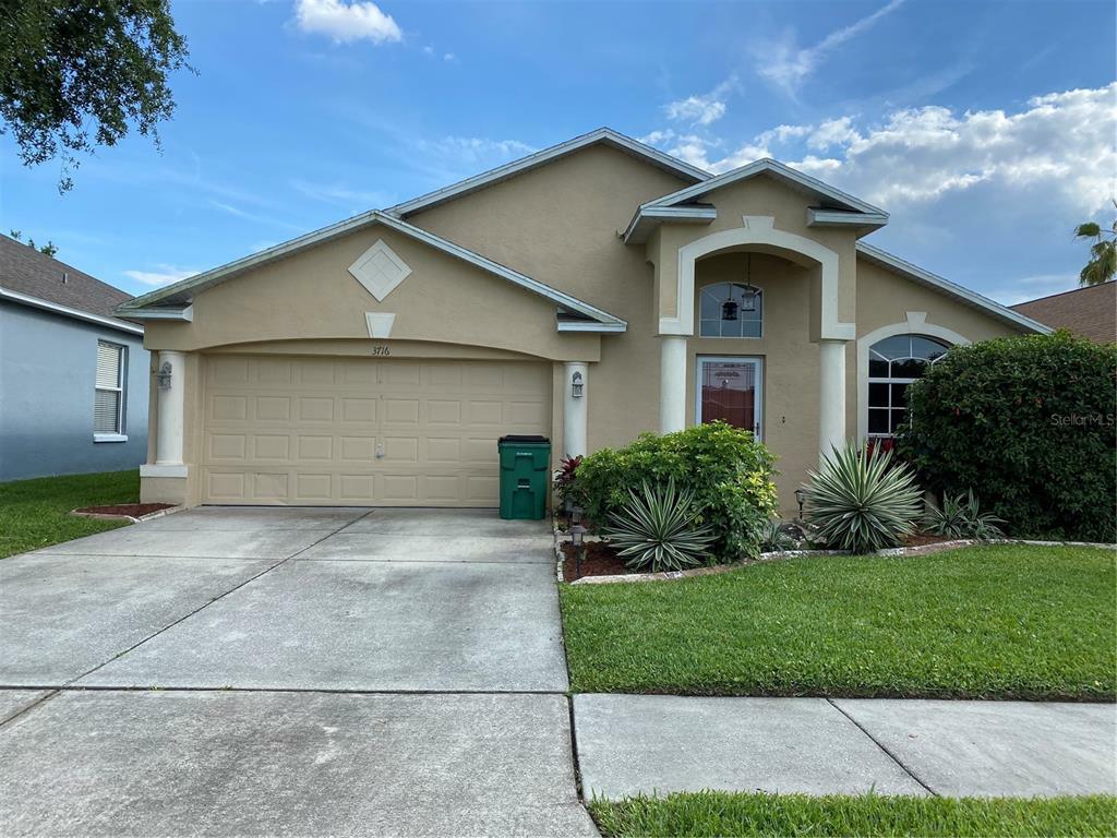 Property Photo:  3716 Golden Eagle Drive  FL 34639 