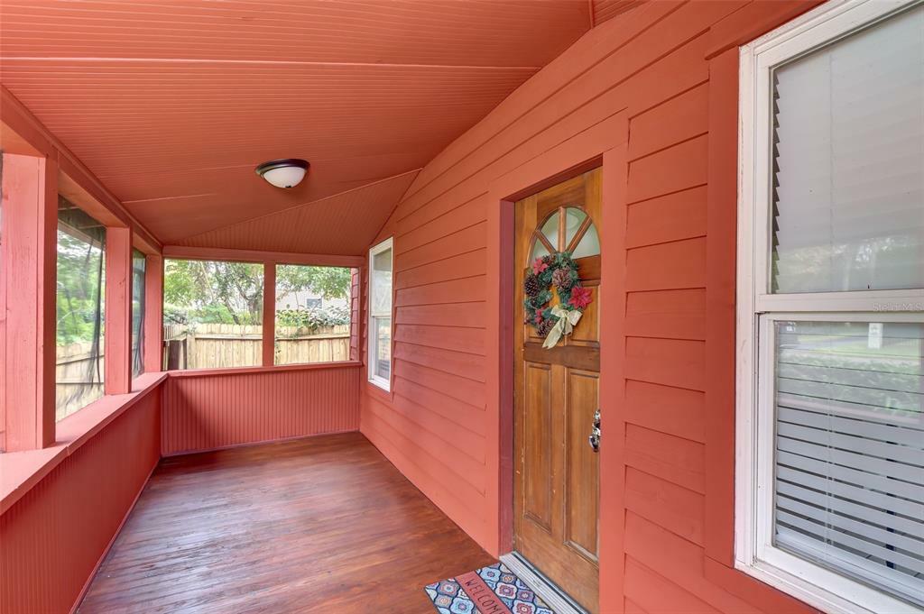 Property Photo:  612 N Salisbury Avenue  FL 32720 