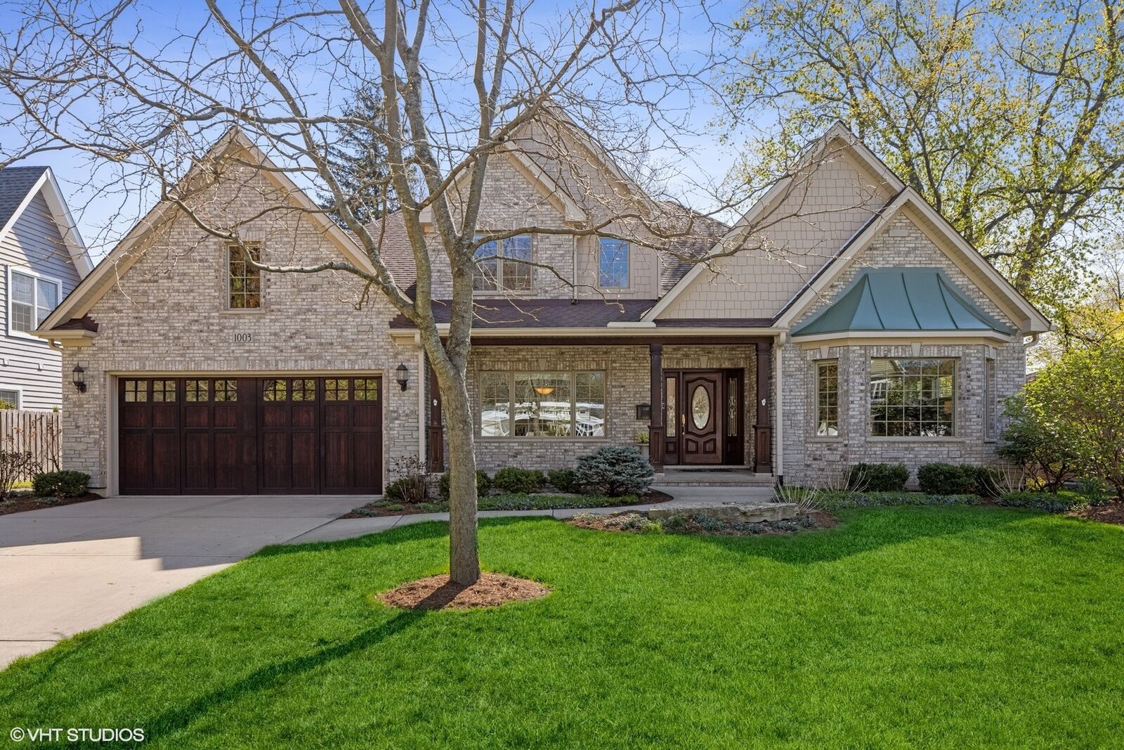 Property Photo: 1003 James Court IL 60189