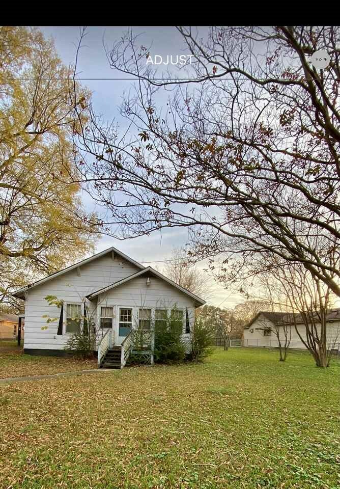 Property Photo:  1323 W Jefferson  AR 72401 