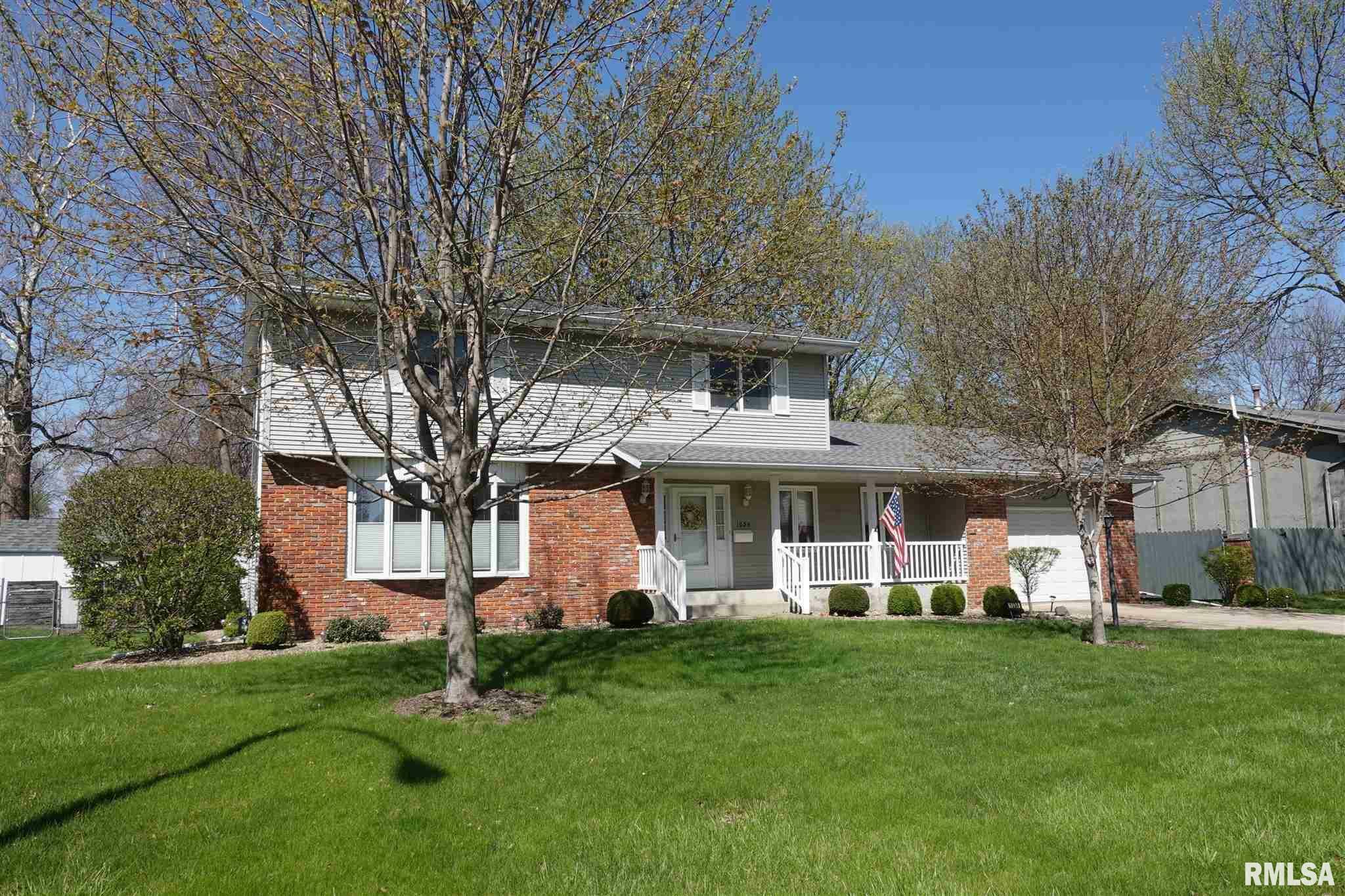 Property Photo:  1034 E Woodbine  IL 61401 