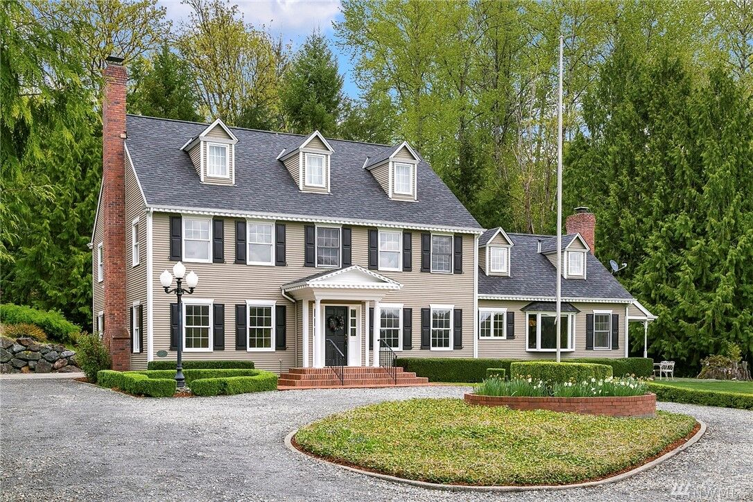 Property Photo: 20735 SE 132nd St WA 98027