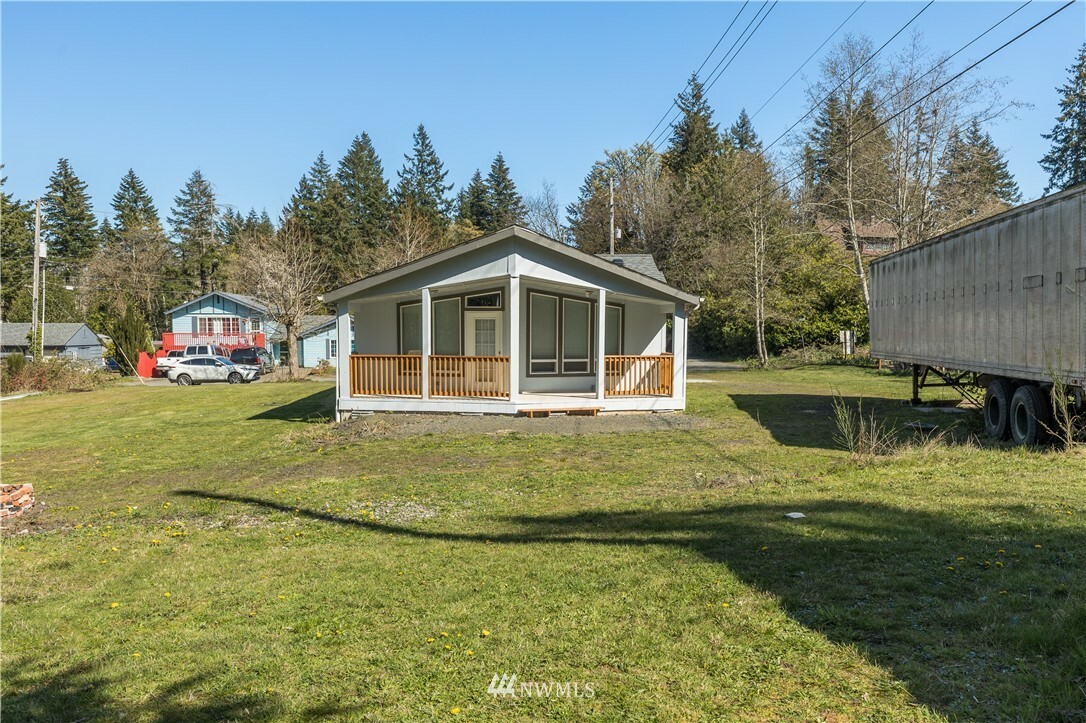 Property Photo:  817 S 8th Street  WA 98584 