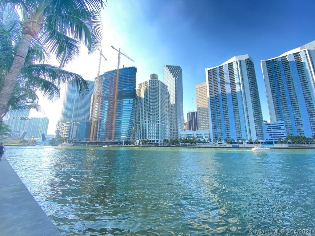 Property Photo:  300 S Biscayne Blvd T-1909  FL 33131 