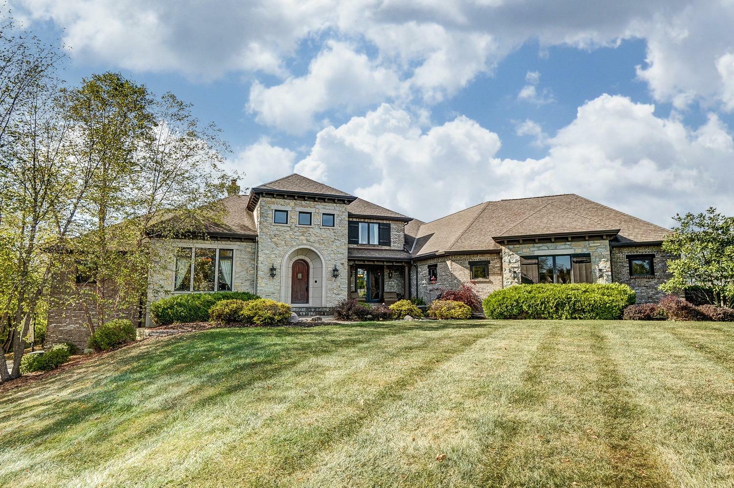 Property Photo: 5361 Rollingwood Dr OH 45150