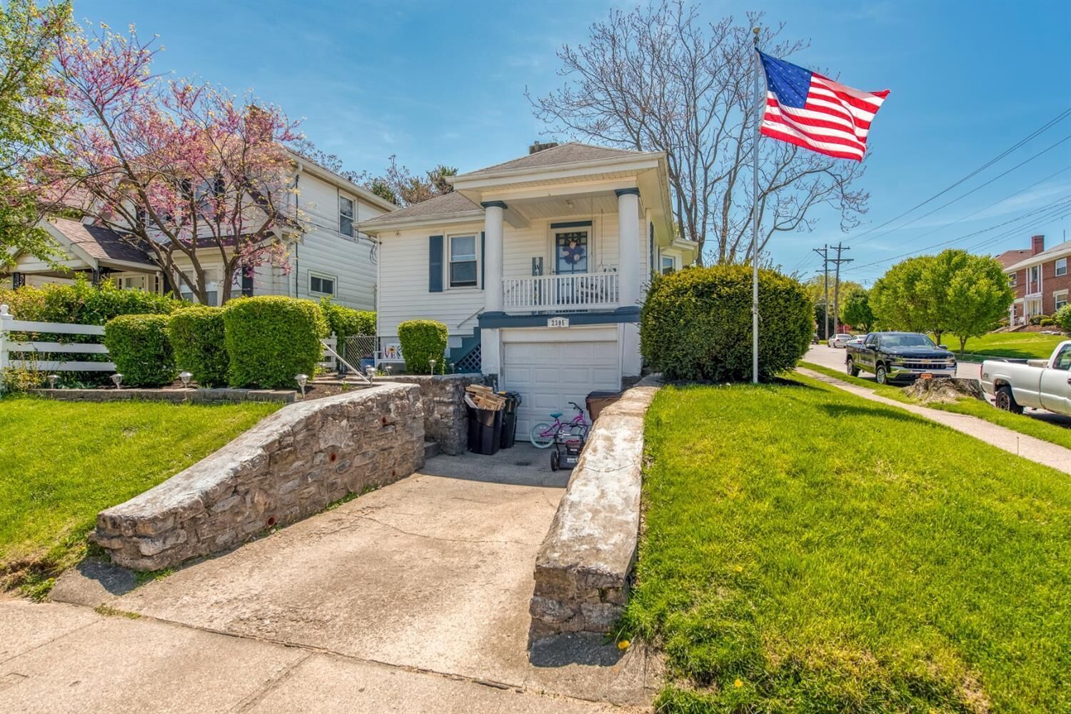 Property Photo:  2305 Glenside Ave  OH 45212 