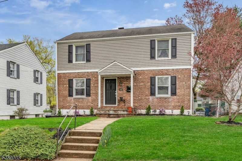 Property Photo:  340 N 6th Ave  NJ 08835 