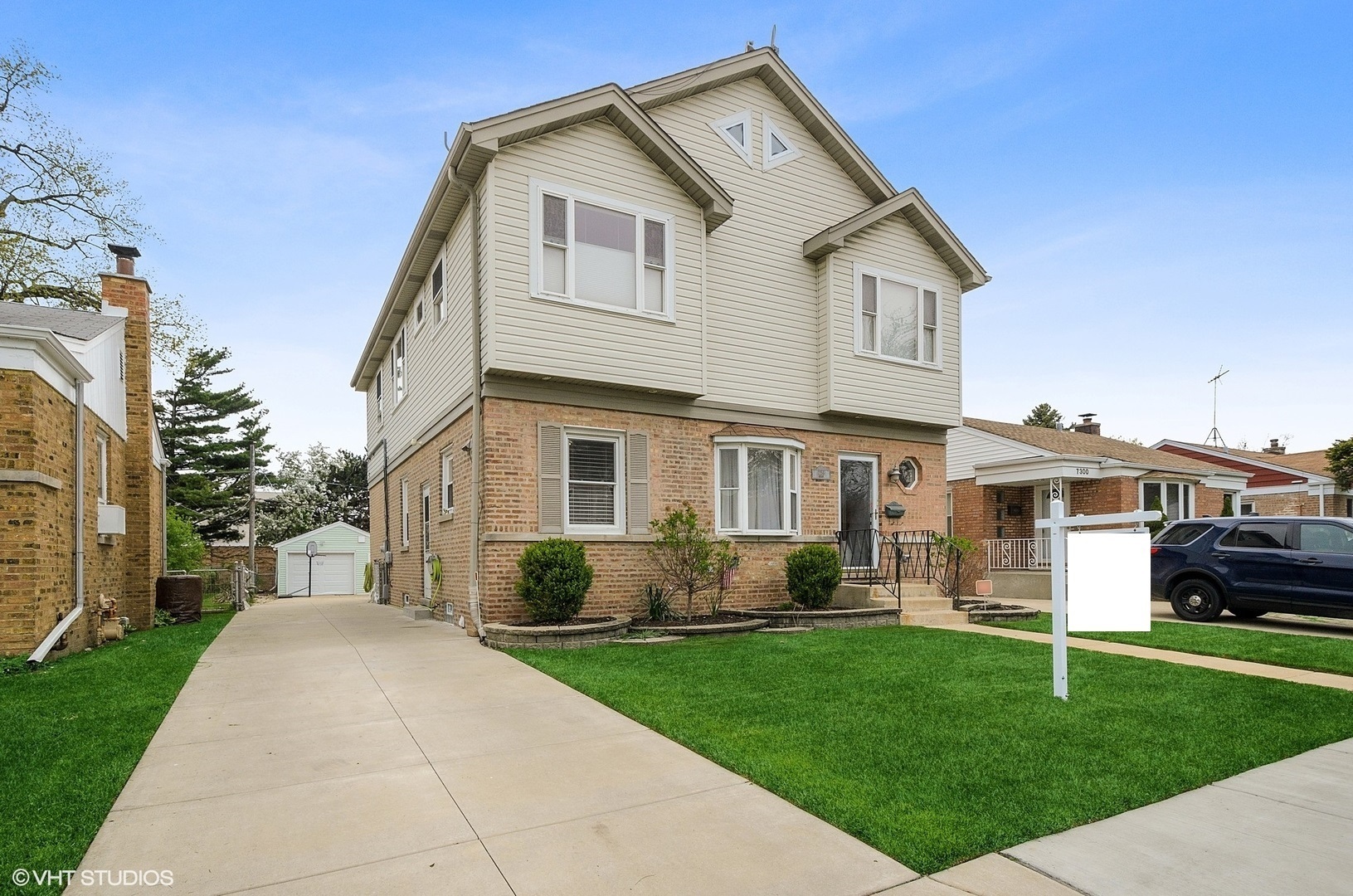 Property Photo:  7258 N Meade Avenue  IL 60646 