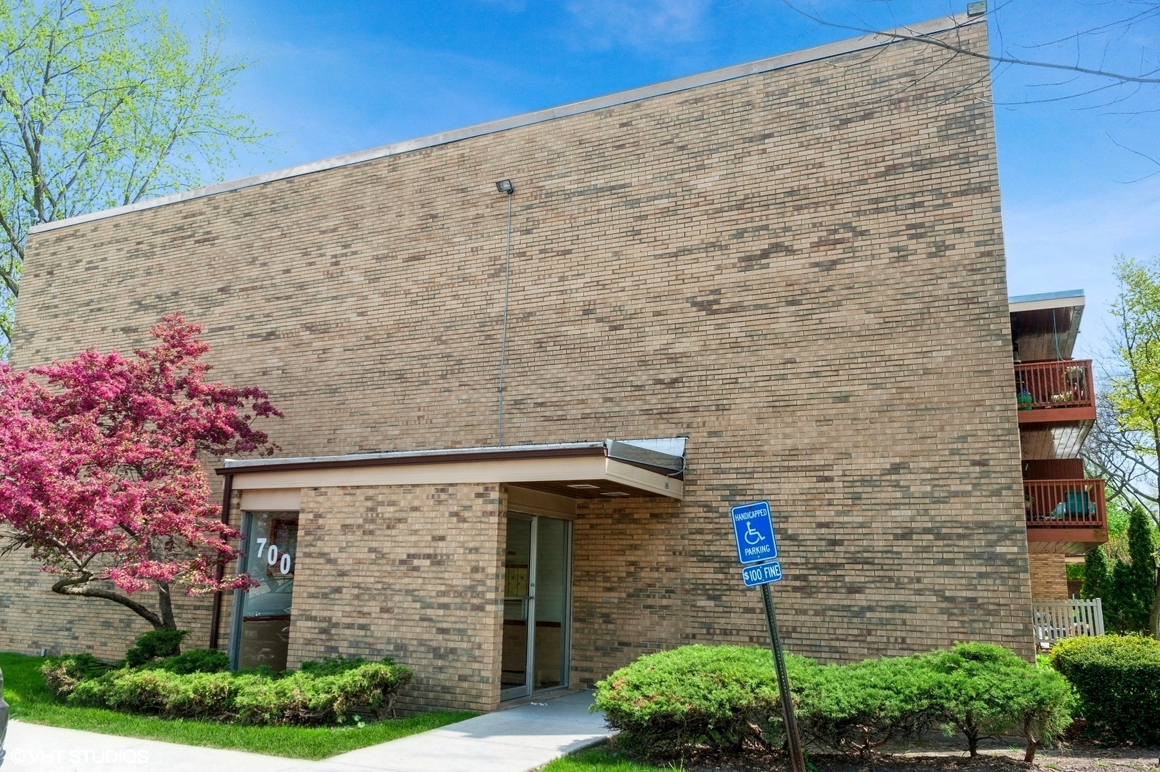 Property Photo: 700 W Dempster Street G1 IL 60056