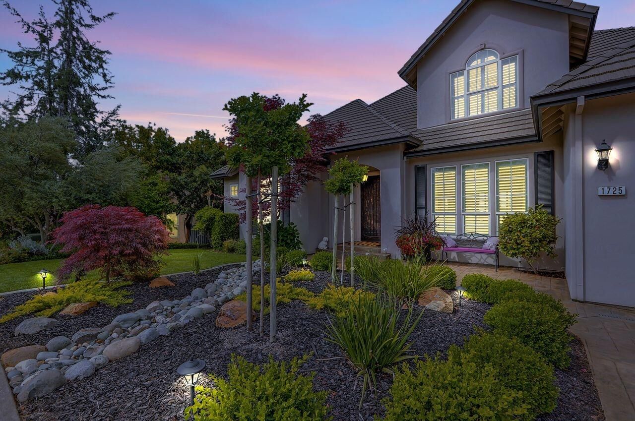 Property Photo:  1725 Vista Del Monte  CA 95603 
