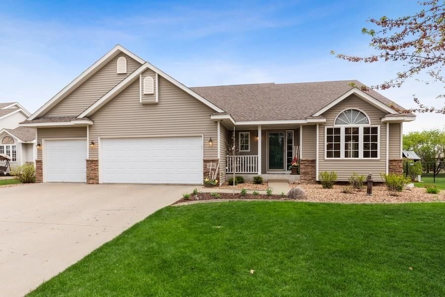 Property Photo:  1831 Evergreen Lane  MN 55379 