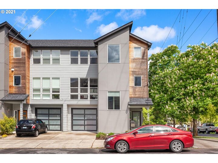 979 SE 27th Ave  Portland OR 97214 photo