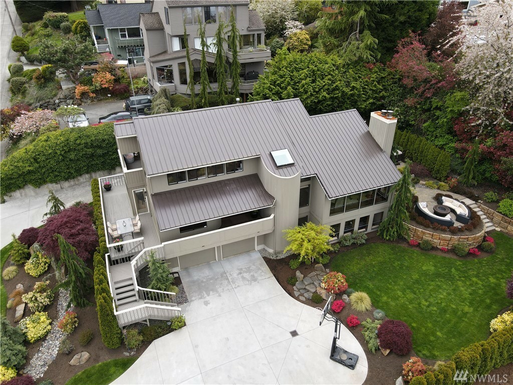 Property Photo:  3412 Bell Ave  WA 98201 