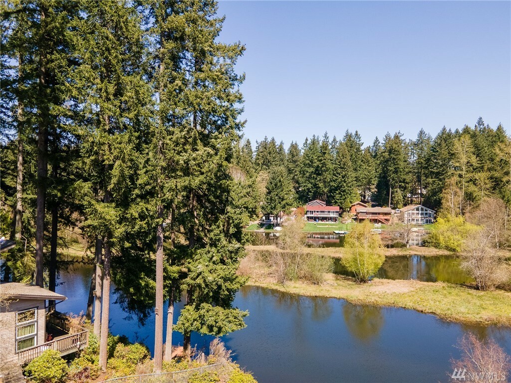 Property Photo: 18822 McGhee Dr E WA 98391