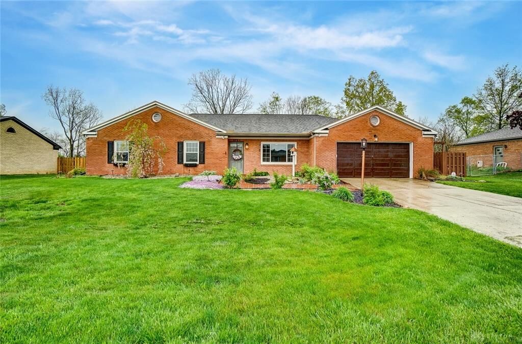 Property Photo: 2720 Coppersmith Avenue OH 45414