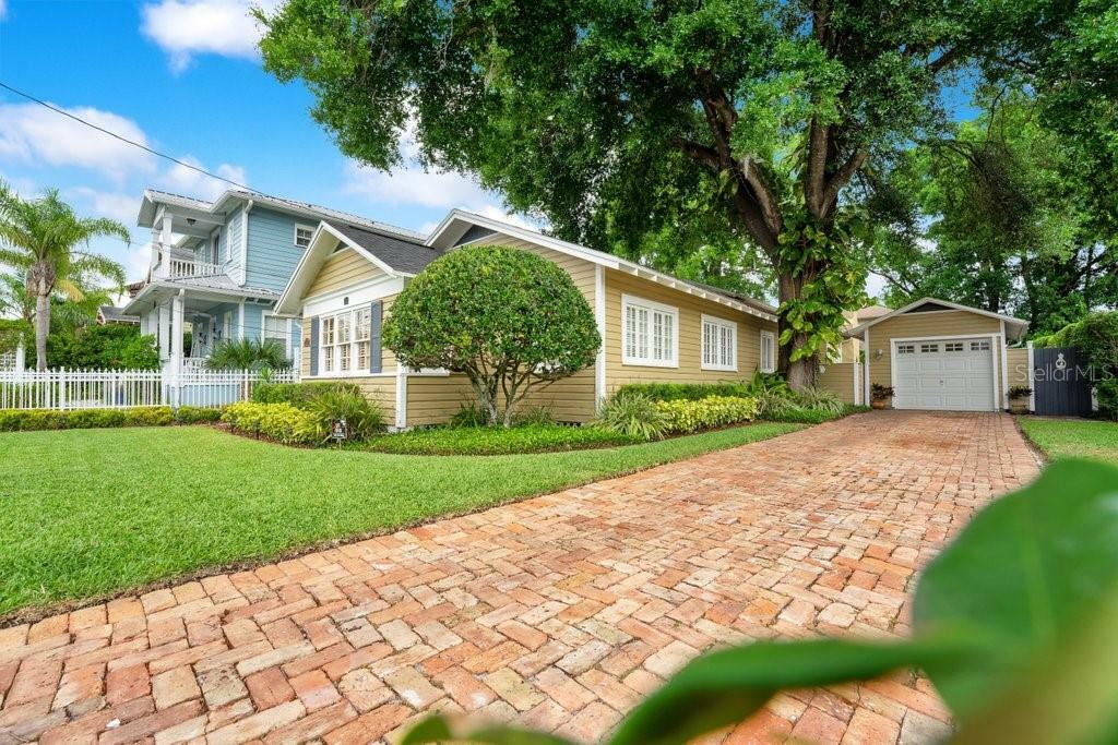 Property Photo: 711 E Amelia Street FL 32803