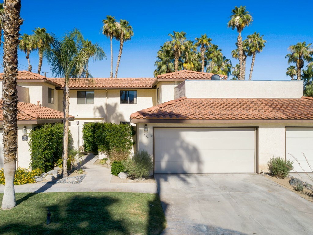 Property Photo:  404 Pebble Creek Lane  CA 92260 