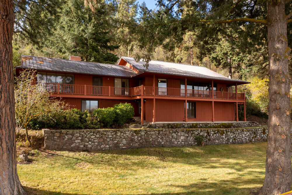 Property Photo:  1125 Lakeshore Drive  OR 97601 