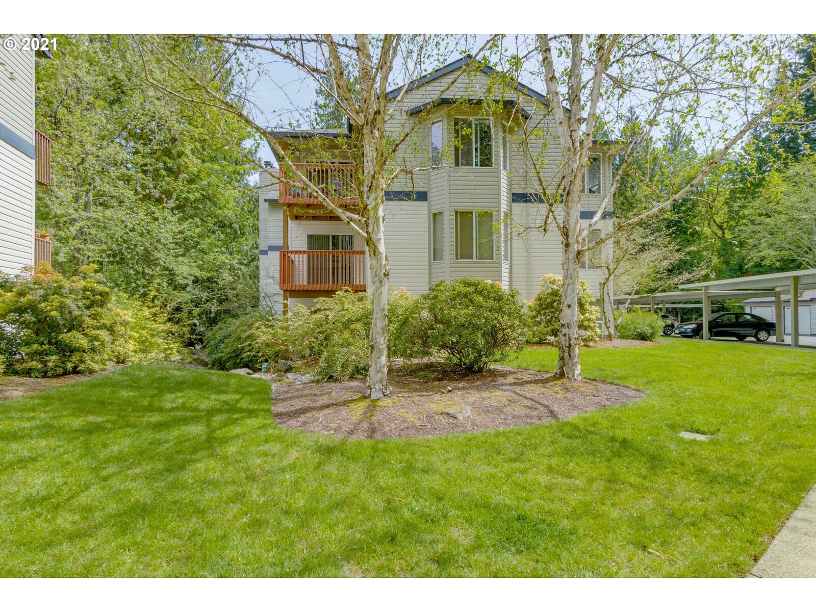 Property Photo: 5142 SW Multnomah Blvd J OR 97219