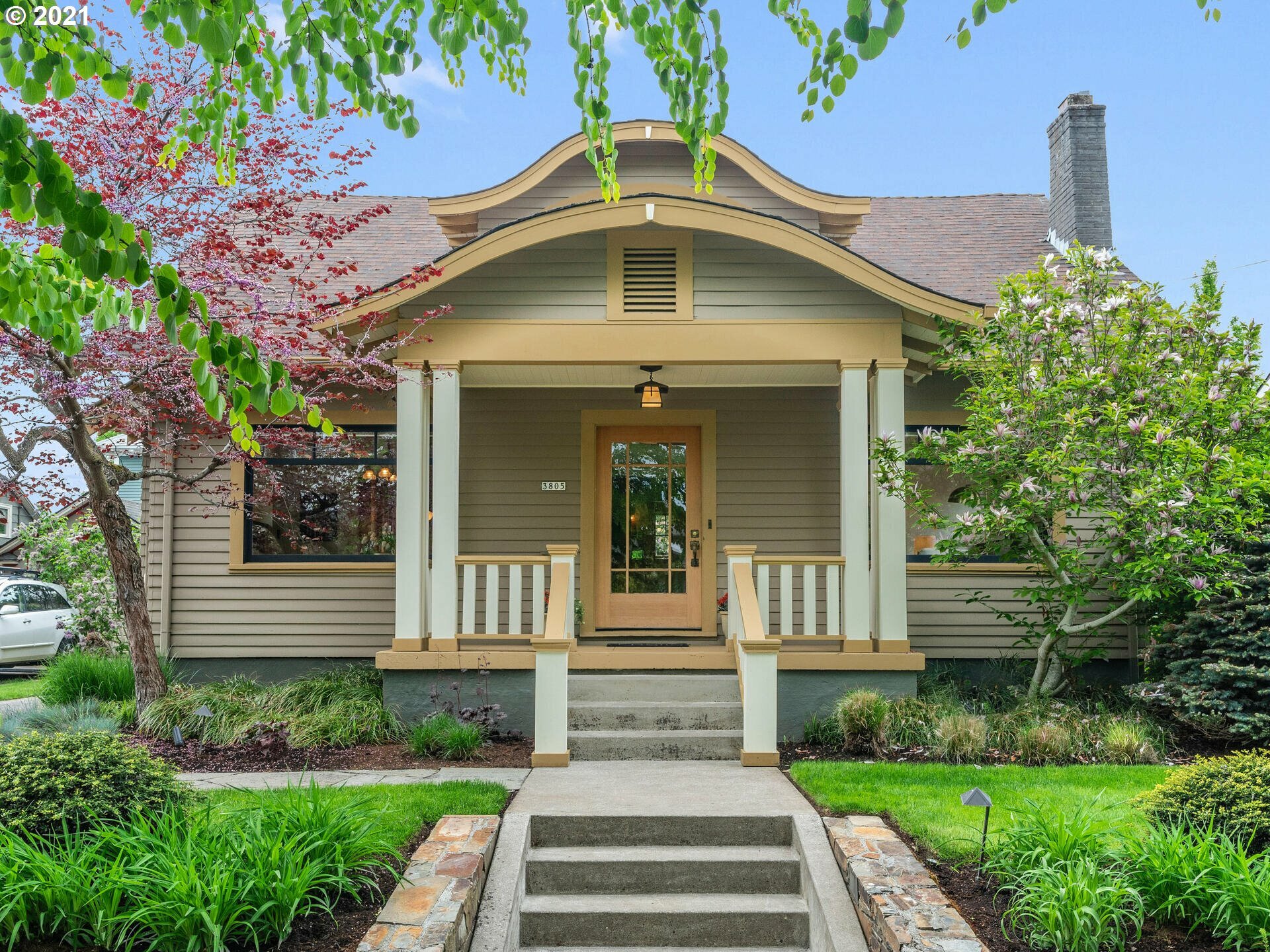 Property Photo: 3805 N Longview Ave OR 97227