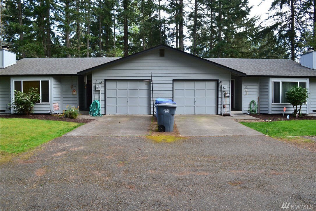 Property Photo:  1723 153rd St S  WA 98387 