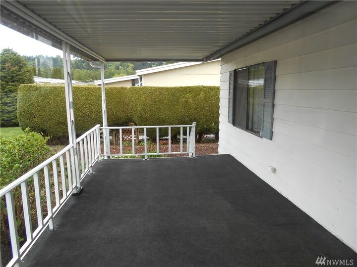 Property Photo: 3611 I St NE 60 WA 98002