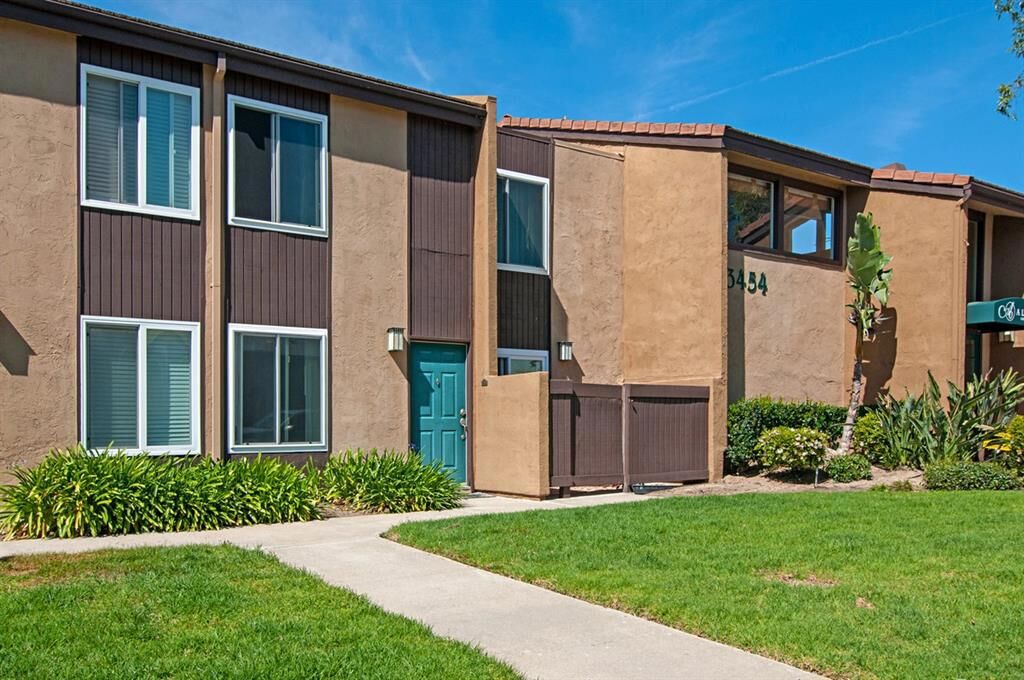 Property Photo: 3454 Castle Glen Drive 105 CA 92123