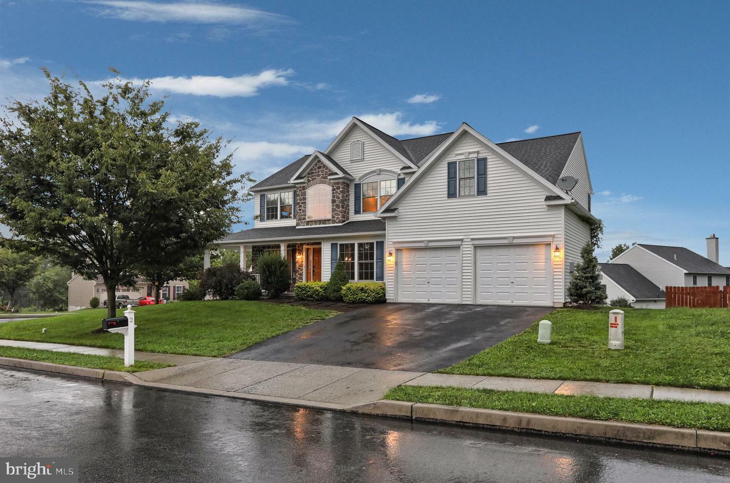 Property Photo:  2 Applewood Court  PA 17046 
