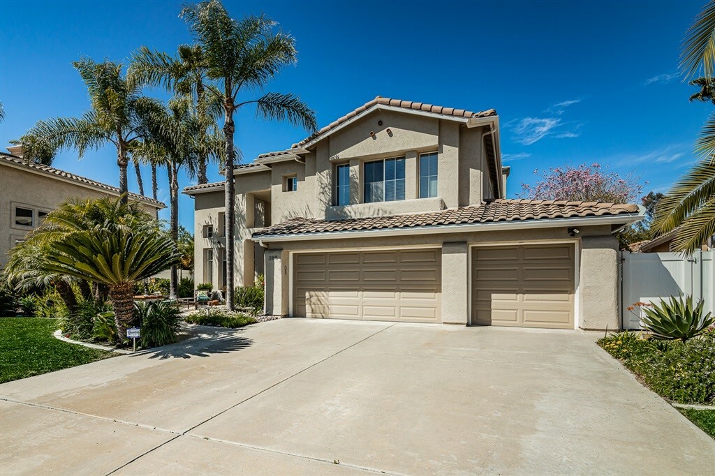 Property Photo:  265 Borrego Ct  CA 92057 