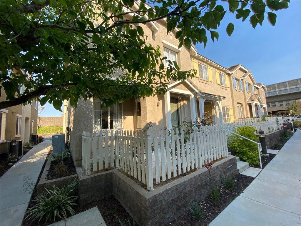 Property Photo:  1484 Canvas Drive 2  CA 91913 