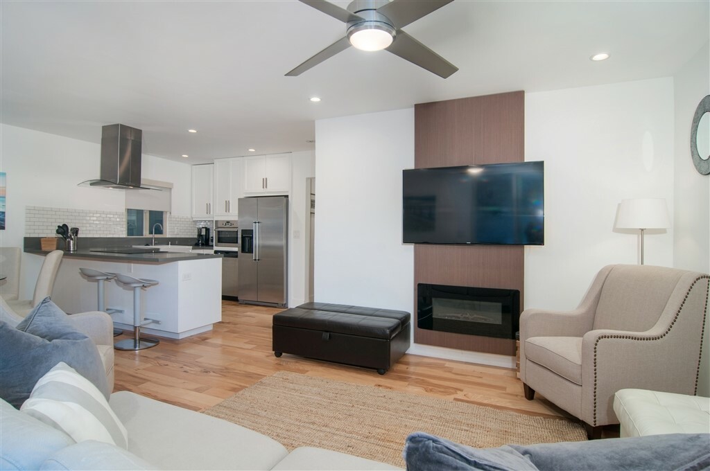 Property Photo: 455 Orange Ave D CA 92118