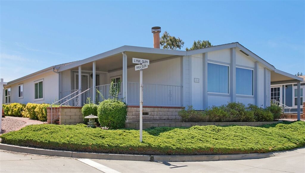 Property Photo:  1818 Lynx Gln  CA 92026 