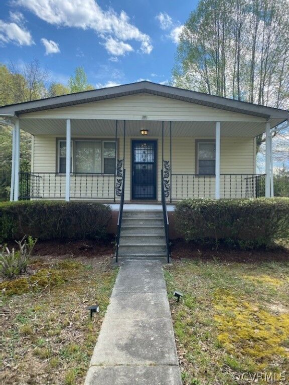 Property Photo: 368 Jamestown Road VA 23901