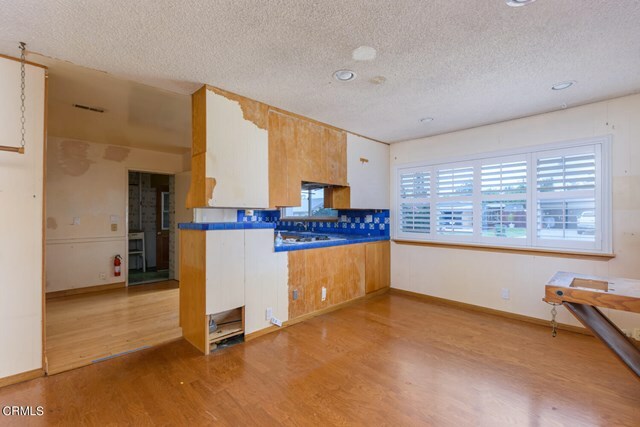 Property Photo:  2036 Cutler Street  CA 93065 