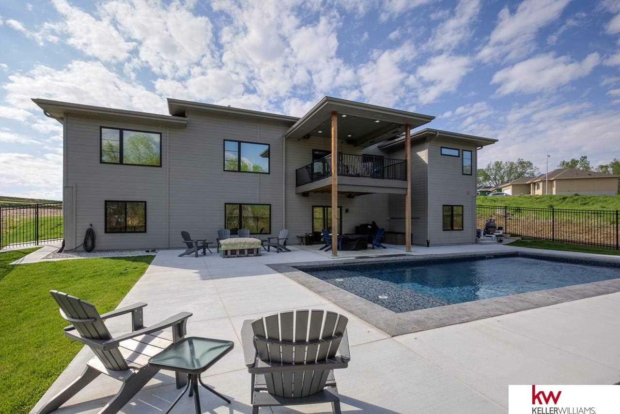 Property Photo: 12609 N 161 NE 68007