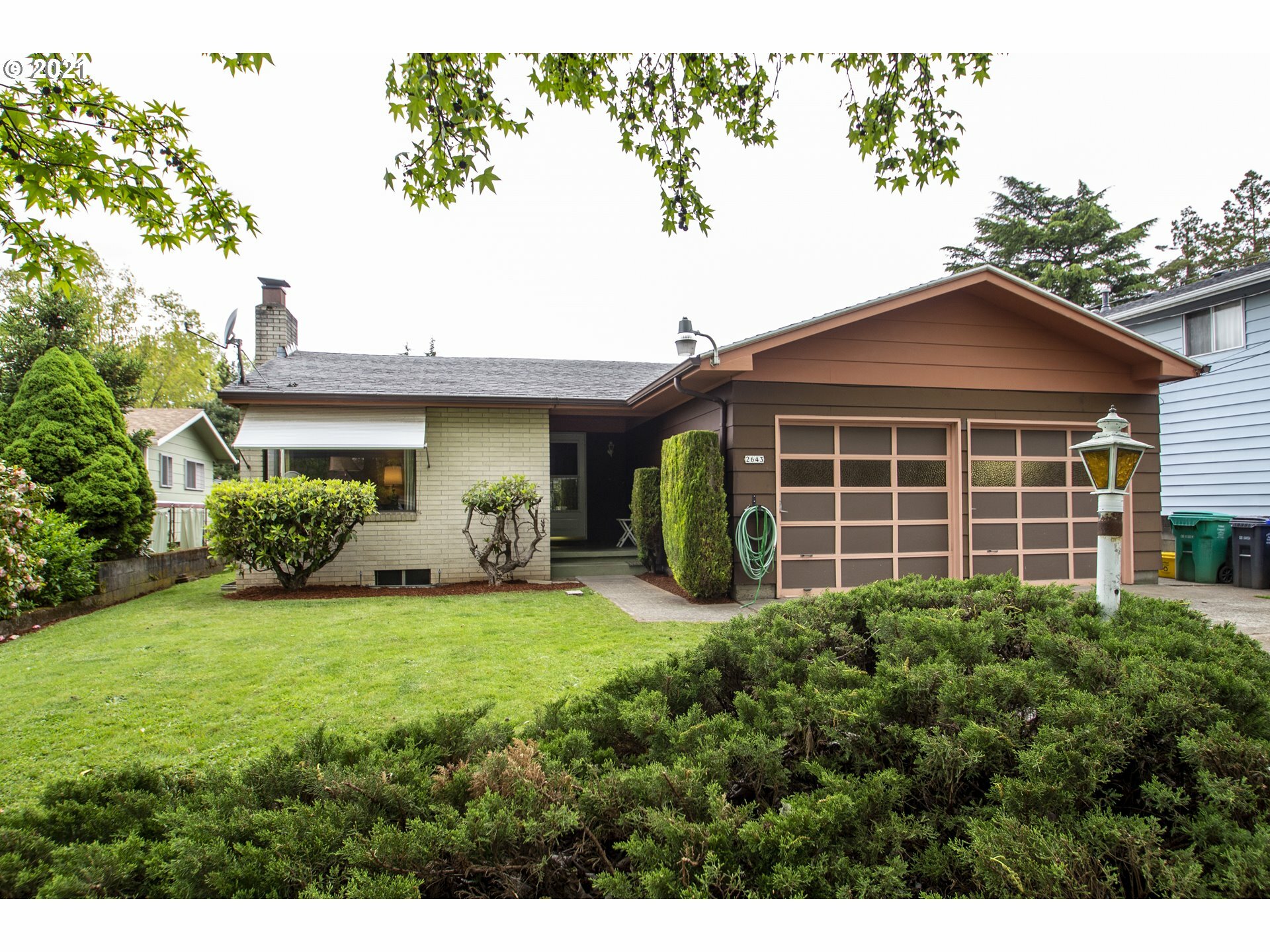 Property Photo:  2643 SE 74th Ave  OR 97206 