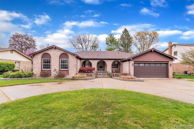 Property Photo:  17448 McNamara Drive  MI 48152 